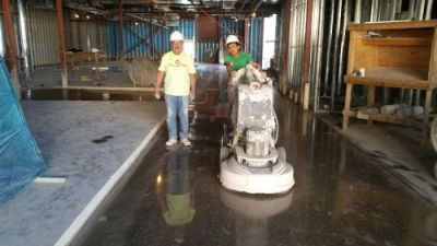 team members polished concrete process